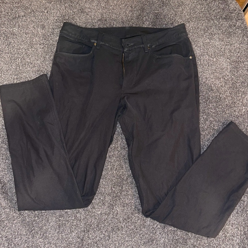Charcoal lulu lemon pants waist 32 small hole on seam